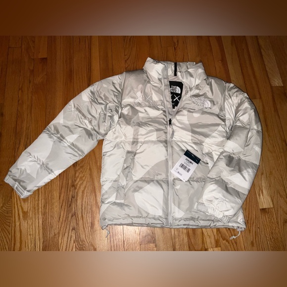 KAWS x The North Face 700 Retro 1996 Nuptse Jacket Puffer Coat Camouflage Patern - Picture 7 of 12